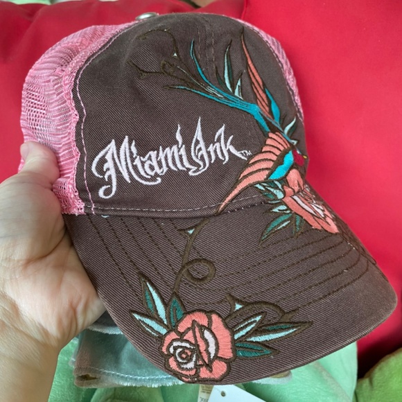 TLC Miami Ink Embroidered Sparrow + Rose Tattoo, Pink Mesh Snapback Trucker Hat - Picture 8 of 12
